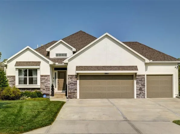 8882 McCoy St, Lenexa, KS 66227