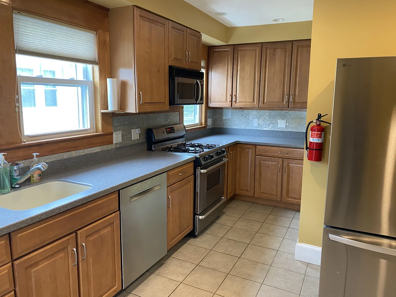 3 bed, 1800 sqft, $3,400 — Photo 4