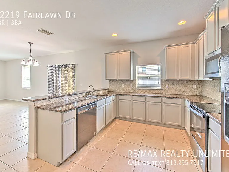 12219 Fairlawn Dr — Photo 13