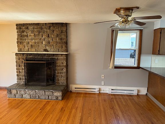 2nd image of 8 Percy St APT A