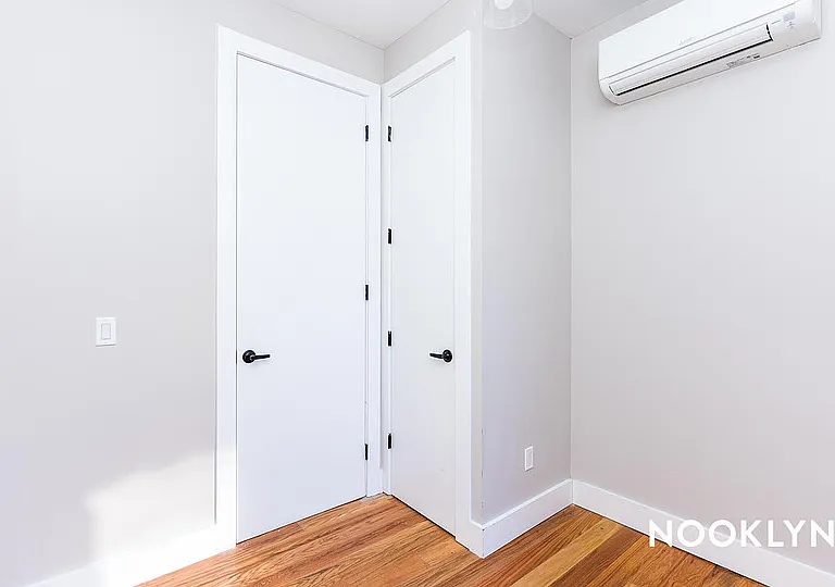 566 Maple St #2F — Photo 9