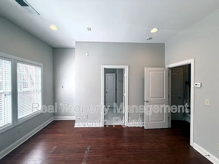 3026 Eltham Pl — Photo 32