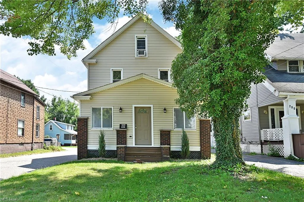 286 Poland Ave photo 1