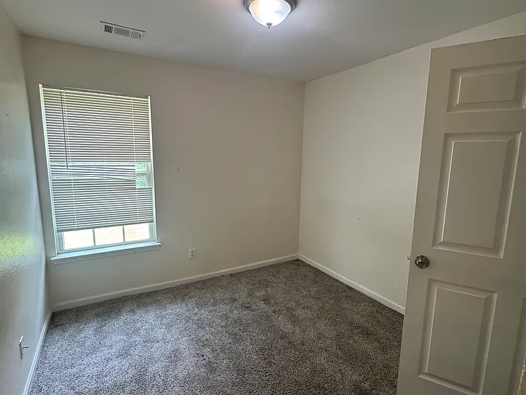 391 Brookview Dr — Photo 17