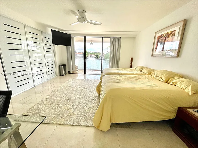 19707 Turnberry Way #Townhouse 5 — Photo 17