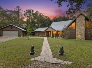 154 SE Hammock Rd, Inglis, FL 34449