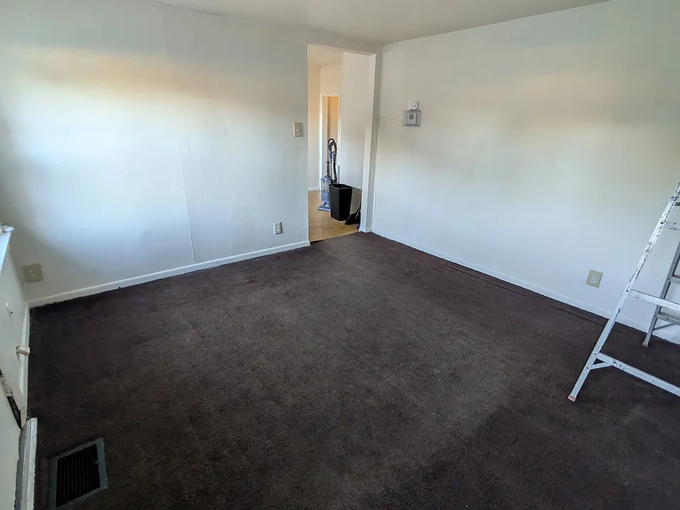 739 W Main St #2