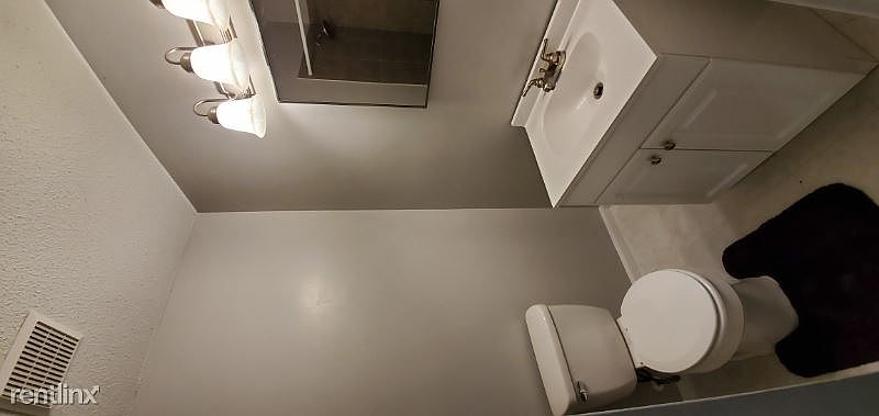 1st image of 131 N Palm Dr