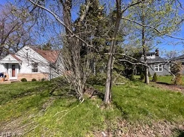 159 Courtland Blvd, Eastlake, OH 44095