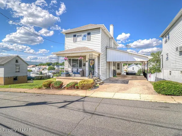 32 E Oak St, Jenkins Township, PA 18640