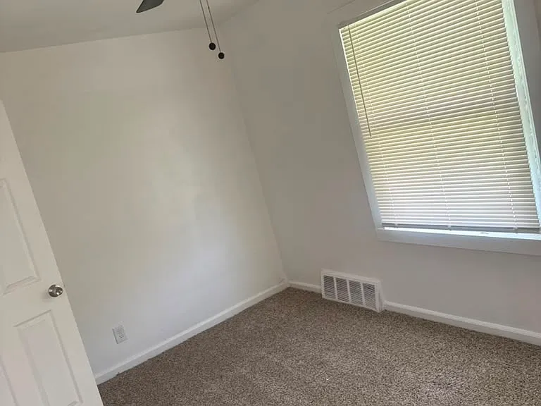 20632 Tireman St — Photo 14