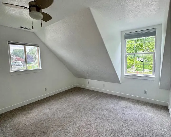 675 E 500 N — Photo 14