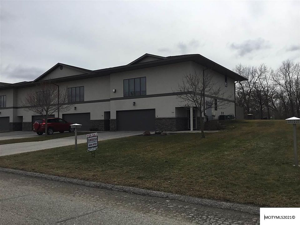 1st image of 404 River Bend Dr