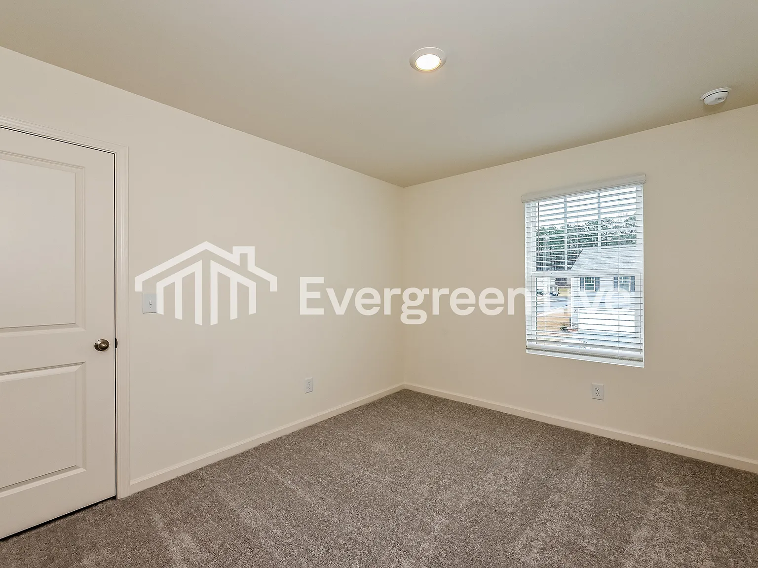 4 bed, 2.0 bath, 2279 sqft, $2,140 — Photo 4