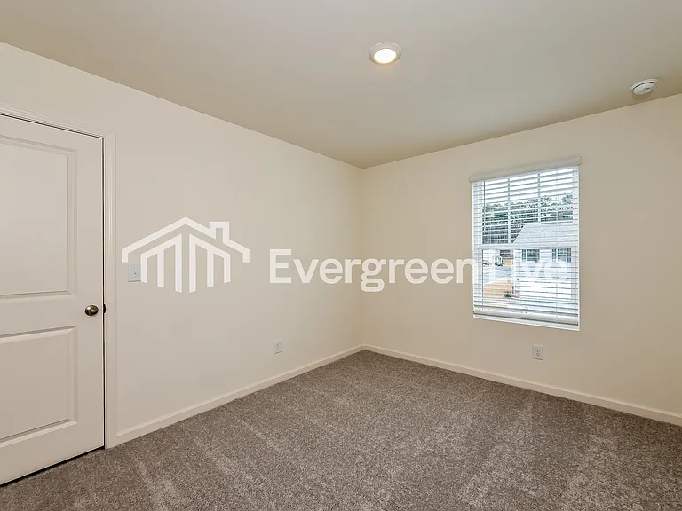 104 Rowlett Pl — Photo 3