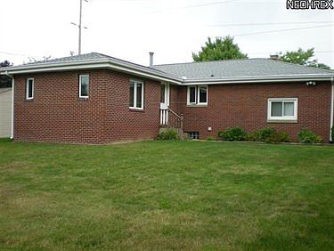 3rd image of 381 Bell Ave