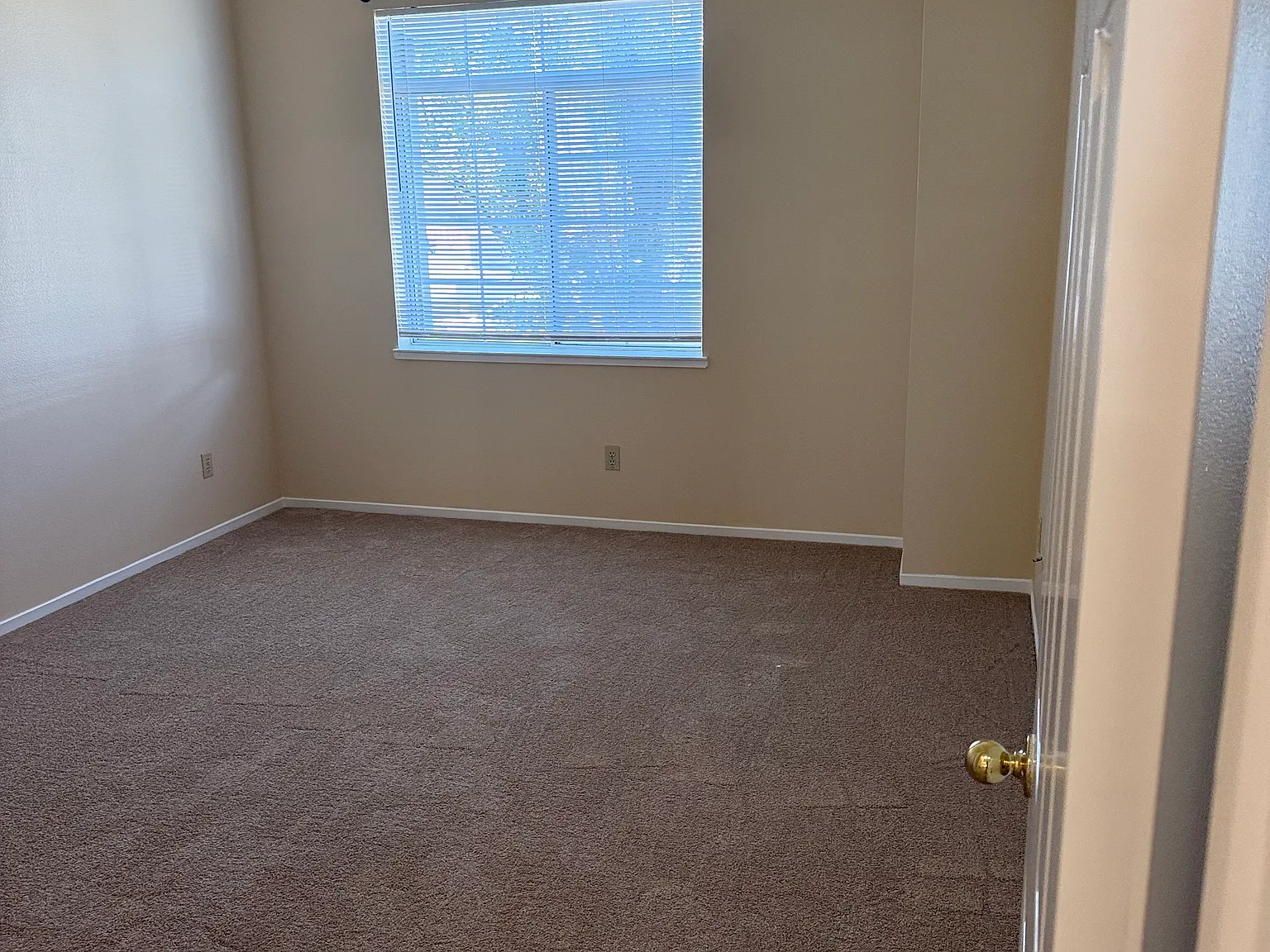 3 bed, 2.5 bath, 1349 sqft, $2,800 — Photo 4
