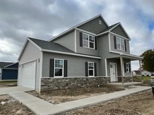 457 Plantation Ln, Oak Harbor, OH 43449