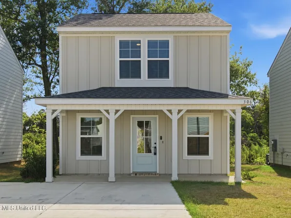 306 Meadows Ln, Gulfport, MS 39507