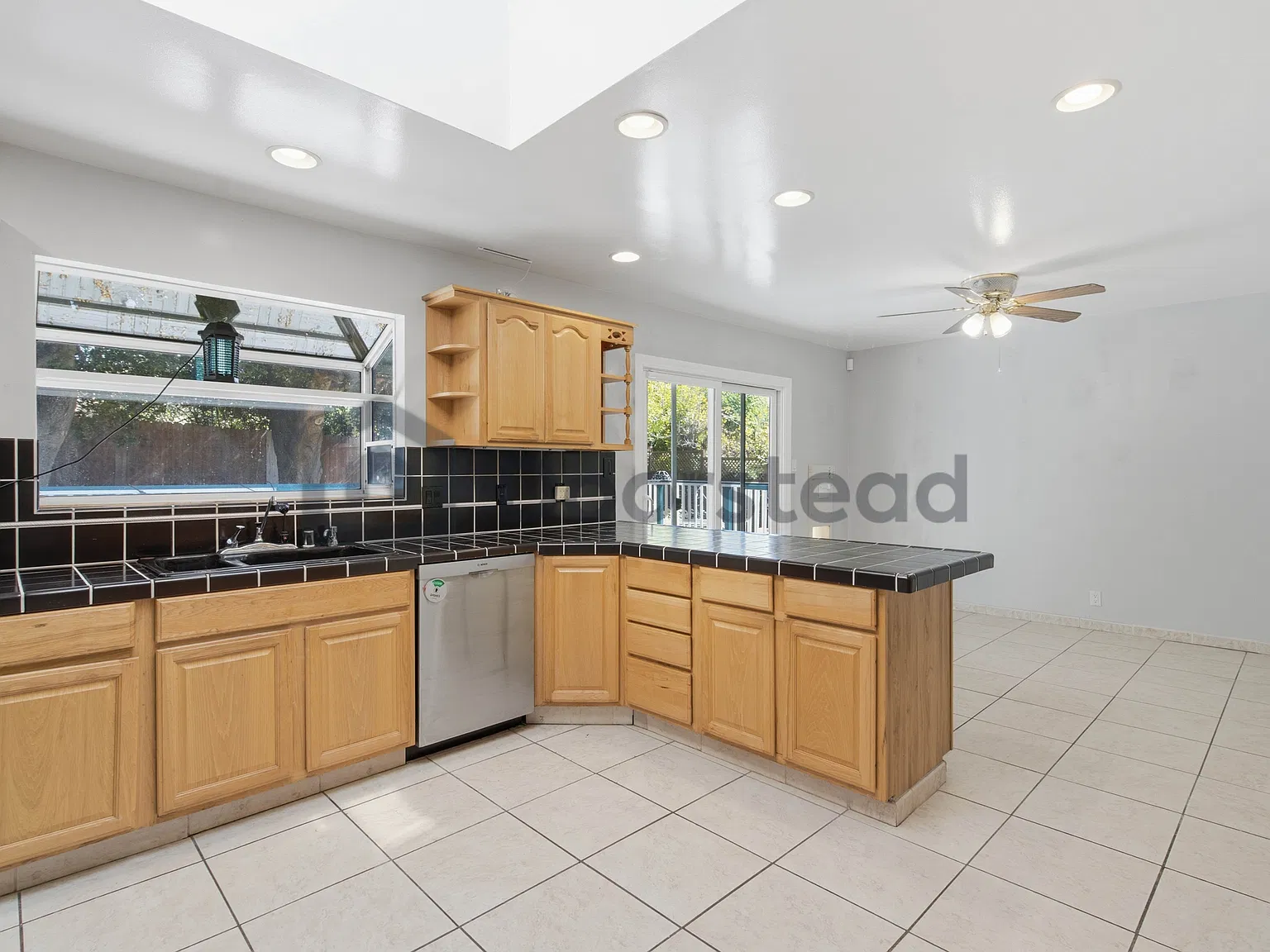3 bed, 2.0 bath, 1442 sqft, $3,795 — Photo 2