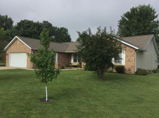 1850 Spruce Hill Dr, Belleville, IL 62221