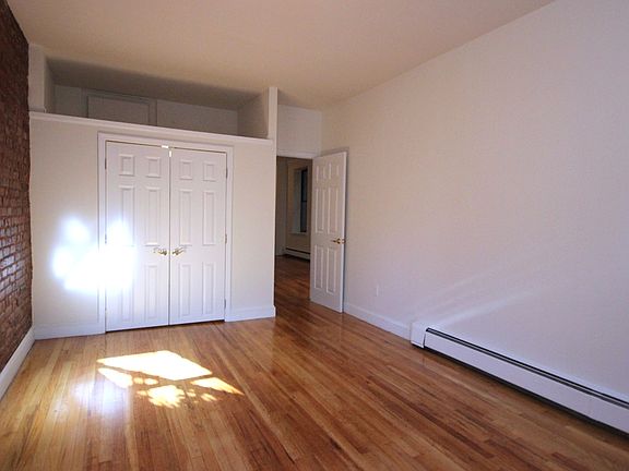 5th image of 235 E 13th St APT 2L