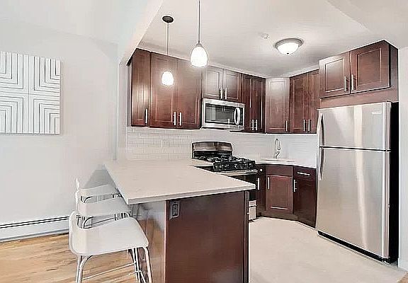 4th image of 301 Beach 65th St Floor 2