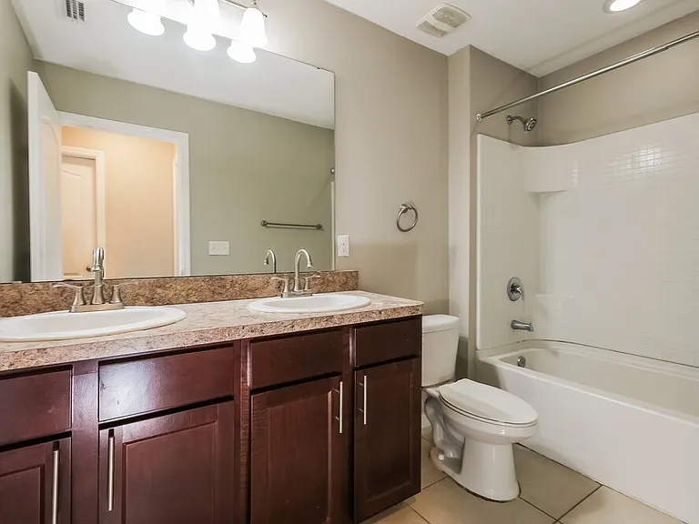 1813 Greenwood Valley Dr — Photo 5