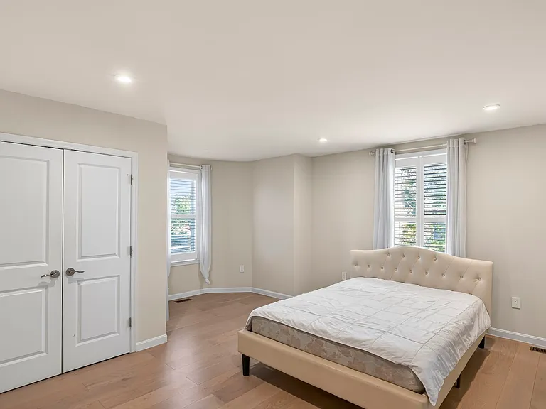 1303 Maple View Pl SE — Photo 59