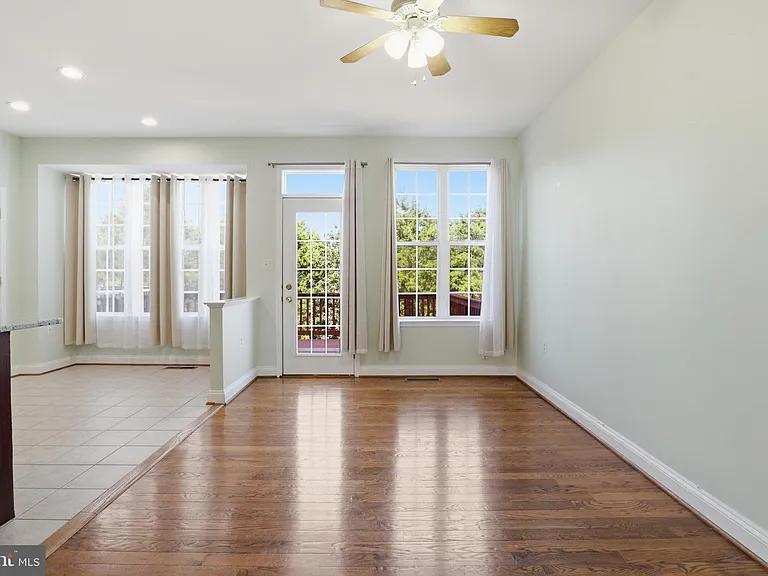 915 Buttonwood Ter NE — Photo 13