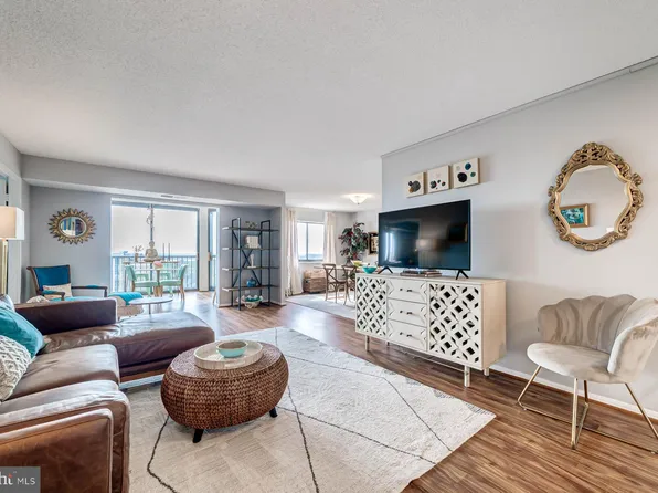 5902 Mount Eagle Dr APT 1406, Alexandria, VA 22303