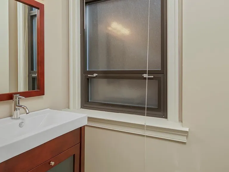 1501 Locust — Photo 23