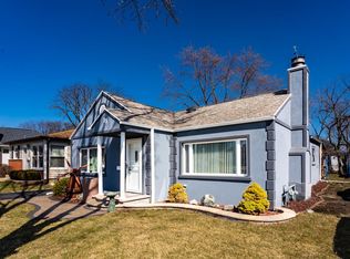 33 N Charles Ave, Villa Park, IL