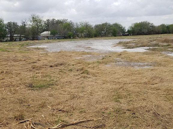 3rd image of 2168 S Highway 181 Byp