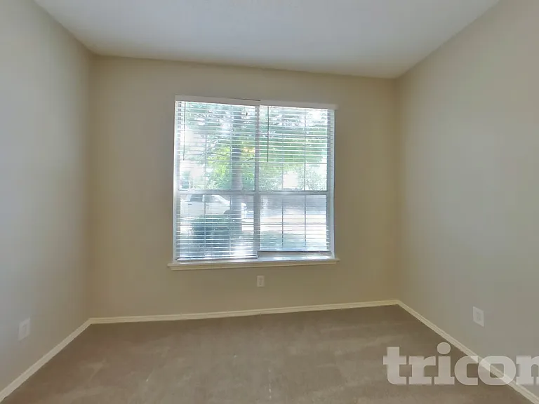 813 Indigo Ter — Photo 7