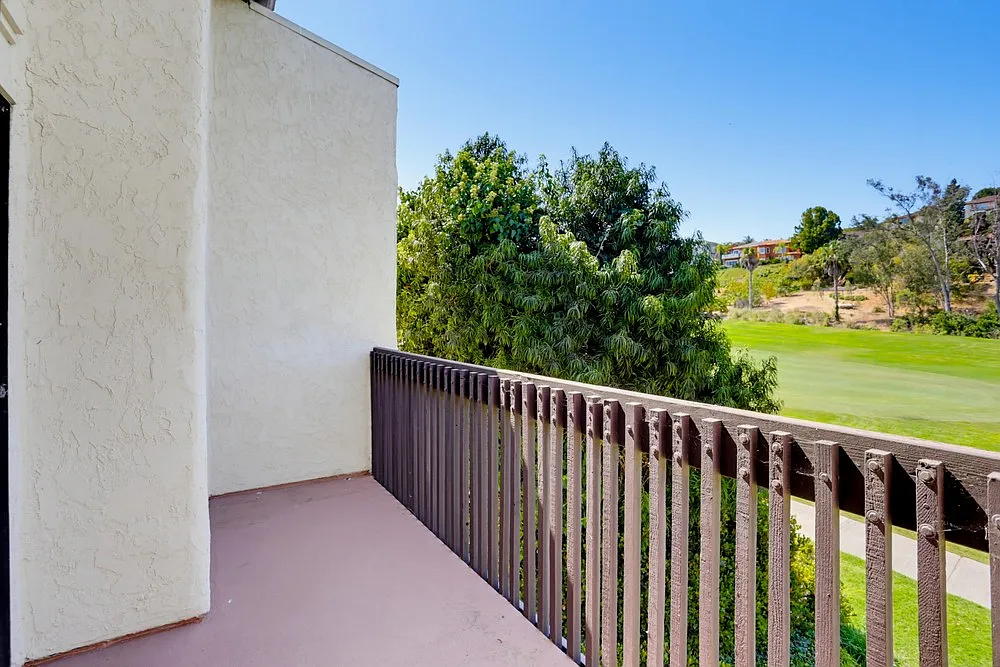 3 bed, 2.5 bath, 1524 sqft, $3,950 — Photo 3