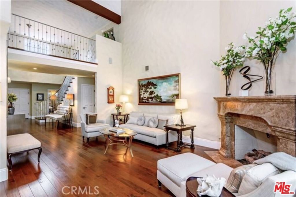 Apartment in Manhattan Beach, Manhattan Village, Los Angeles - View 3