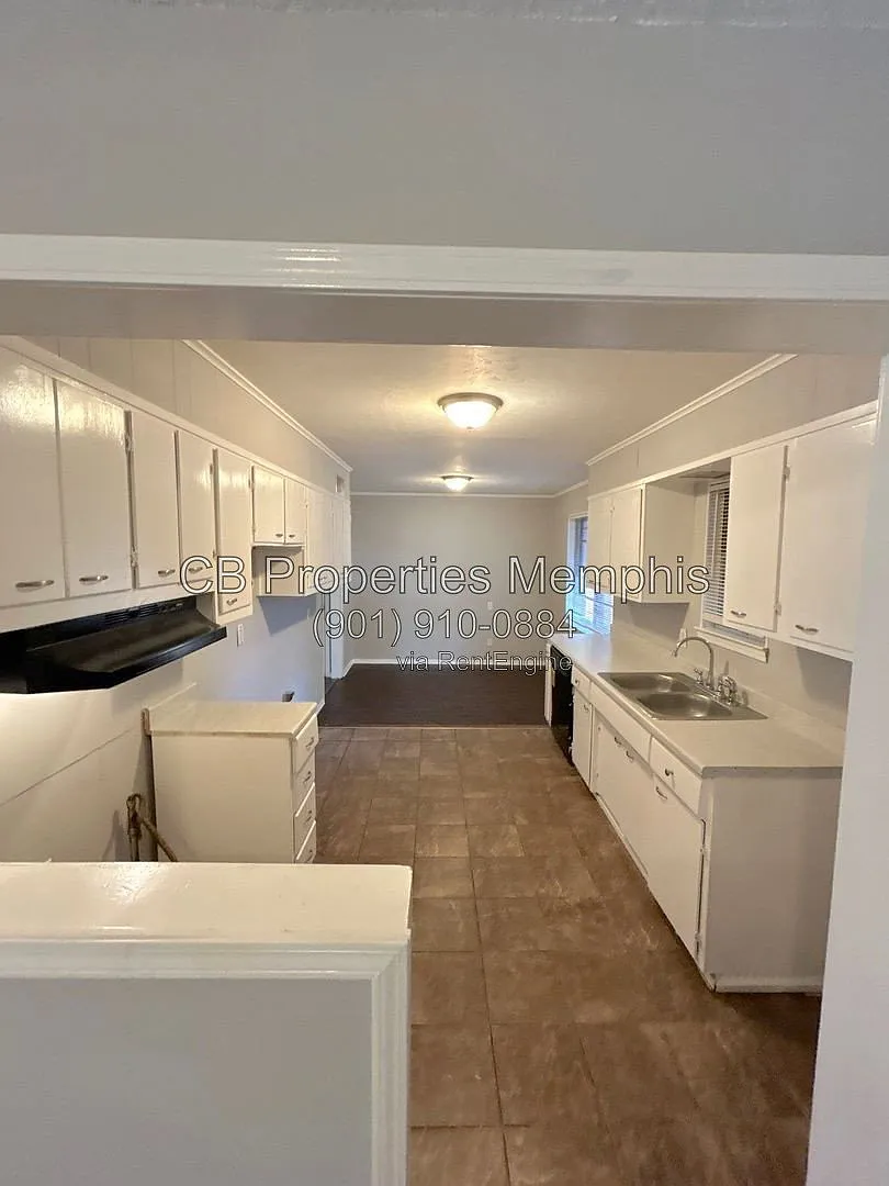 3 bed, 1.5 bath, 1265 sqft, $1,375 — Photo 2