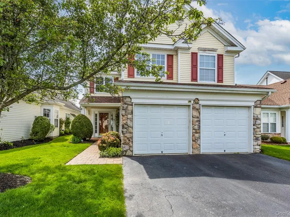 6 Julia Circle #6, Middle Island, NY 11953