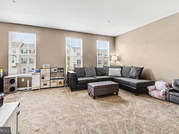 2nd image of 413 Arbor Blvd