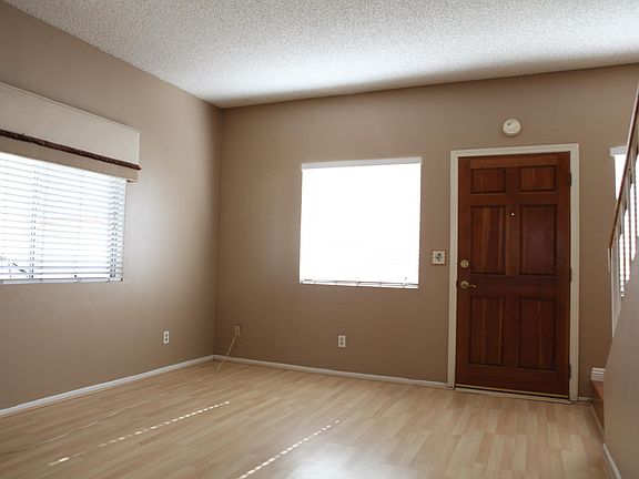 5th image of 11047 Ferina St