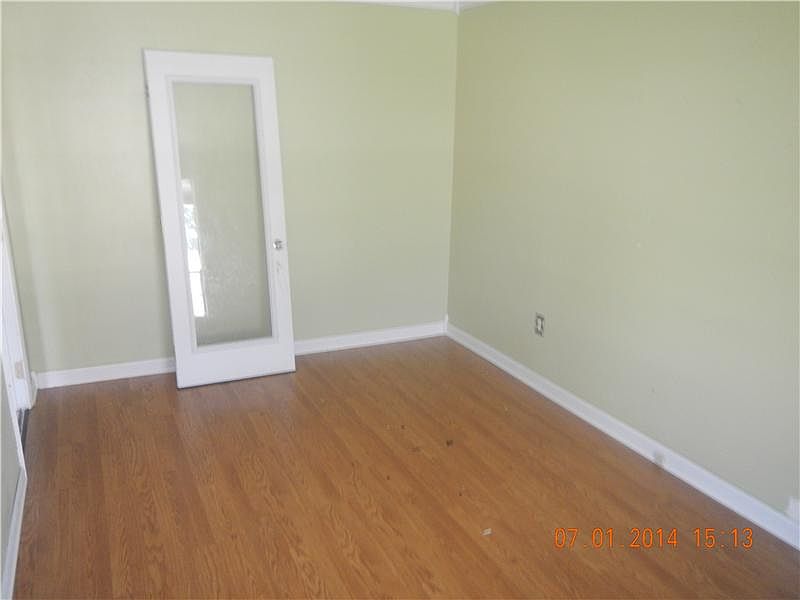 1st image of 752 Fielding Ave