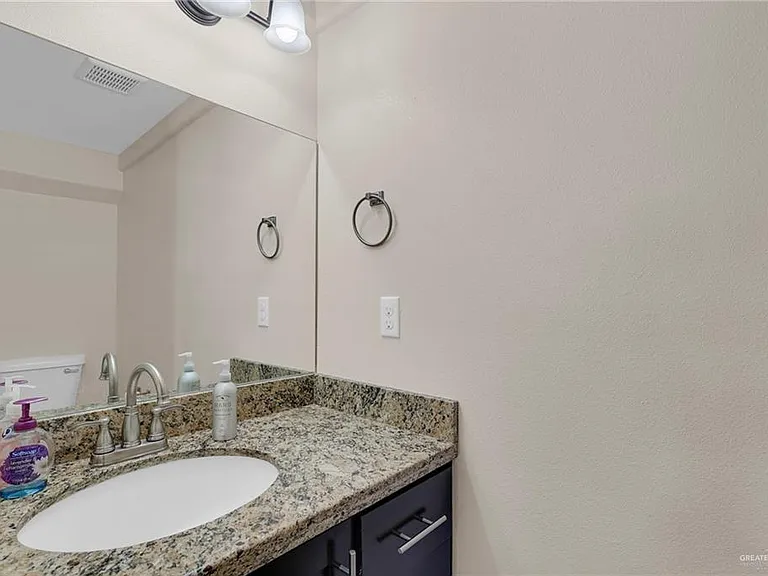 1200 Daffodil Ave #A — Photo 7