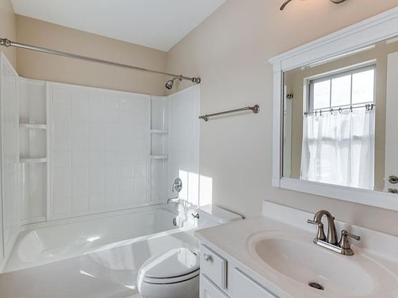 2nd image of 3421 Bradbury Cir #3421