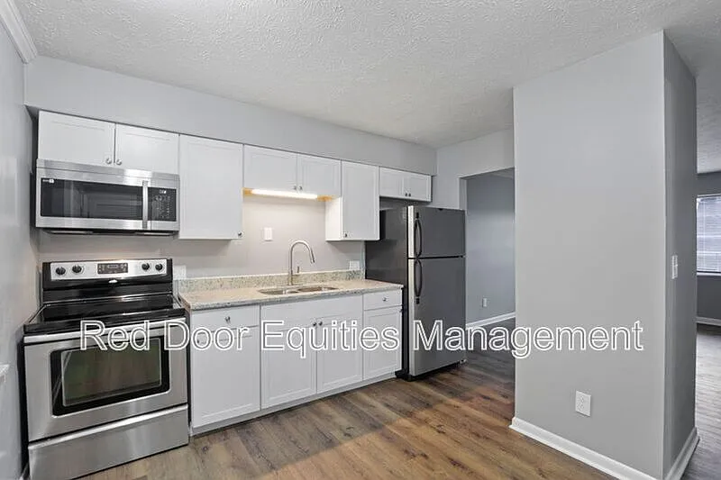 2 bed, 1.0 bath, $1,100 — Photo 1