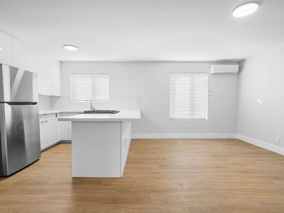 1st image of 3167 Landis St APT 2