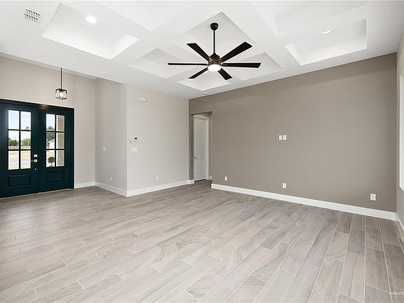 4th image of 726 Saint Vincent Dr