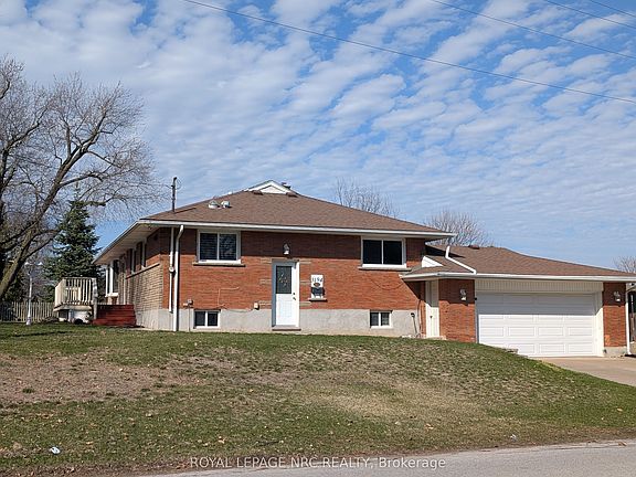 3rd image of 3194 Portage Rd N