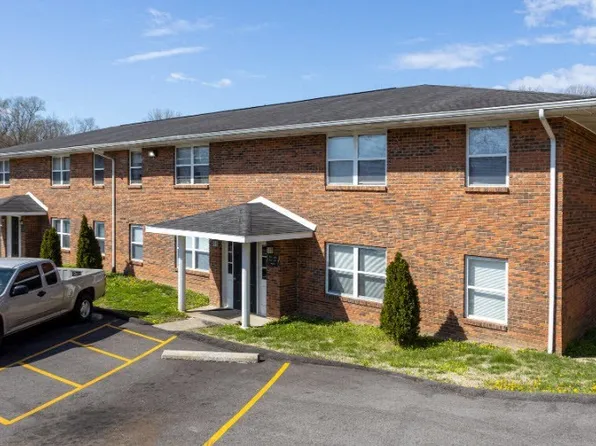 Valore at Pine Hills