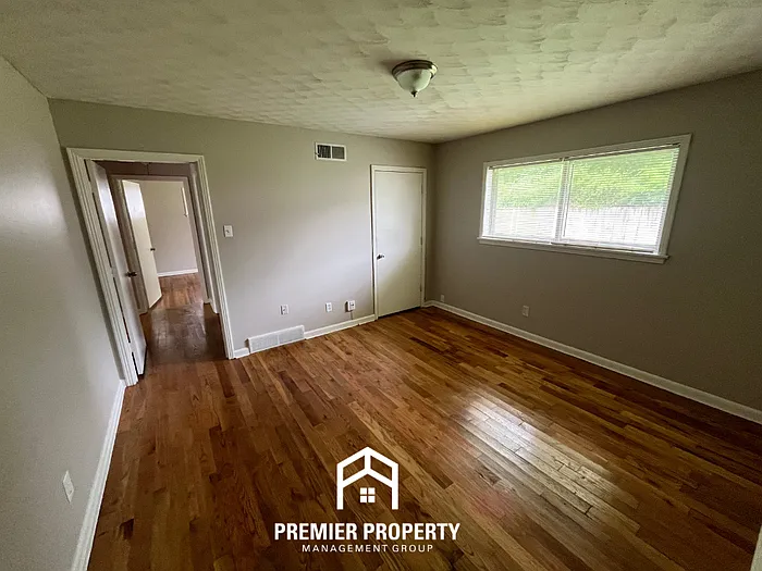 3391 Boxdale St — Photo 12